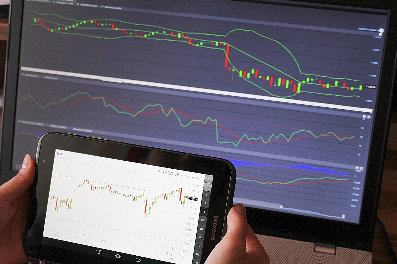 비트코인의 급락 Mt. Gox, 정부 매각 및 연준의 매파적 금리 정책의 영향